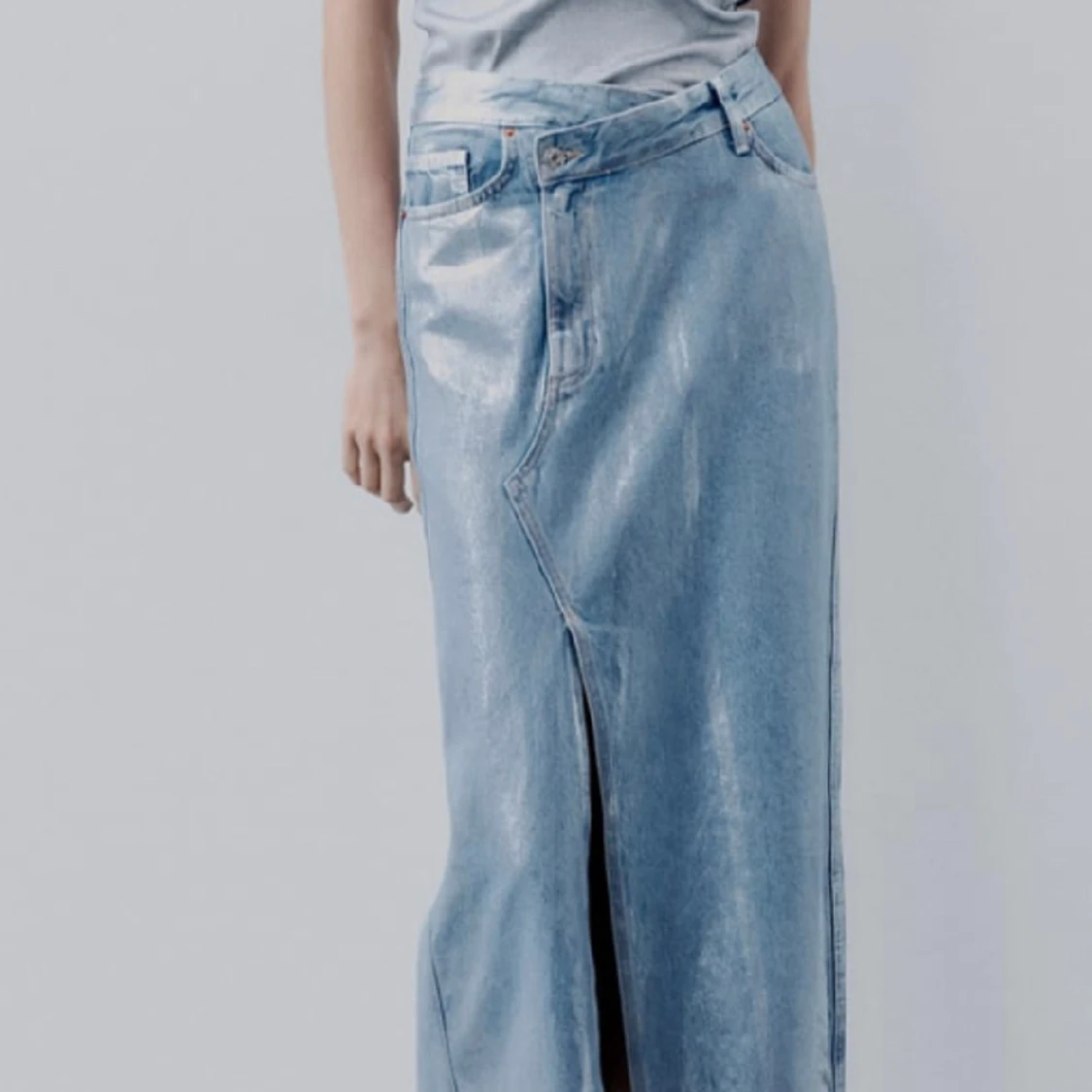 Söker kjol storlek L