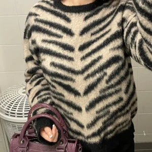 Tröja - Stickad tröja 