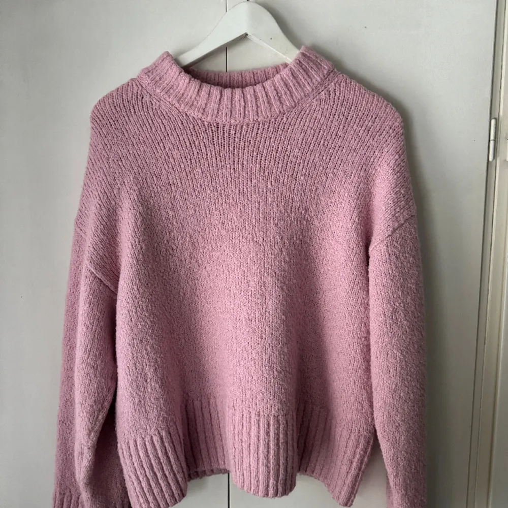 Fin stickad rosa tröja från ginatricot🩷🌷🛍️ Storlek S. Stickat.
