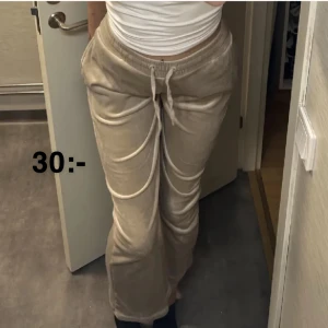 Byxor - Byxor från h&m i velour