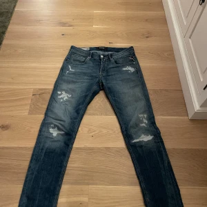Replay jeans - Säljer dessa replay jeans som knappt är använda då jag inte använt dom priset kan diskuteras vid snabb affär så tveka inte på att höra av dig!