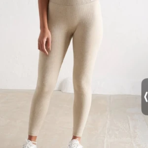 Aim’n Beige Ribbed Seamless Tigts XS - Kommer inte till användning är i ny skick anvönda 1-2 gånger 