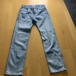 Snygga blåa barn jeans från Lindex. Skick 10/10, i princip oanvända 