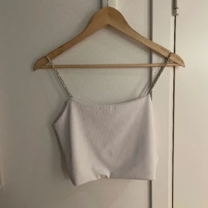 Topp  - Fin topp som aldrig har använts och har prislappen kvar❤️