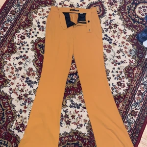 Gula kostymbyxor - Gula kostymbyxor 