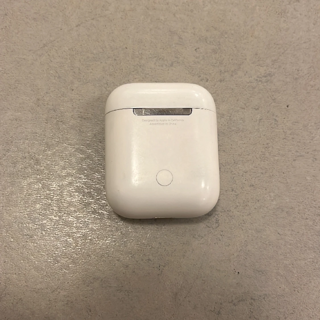 AirPods  - 90
