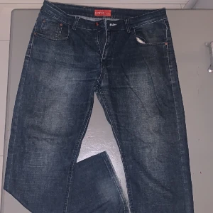 Jack and Jones  - Jack and Jones jeans Straight leg Vid önskemål av mått är det bara att skriva! 