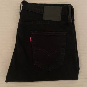 Levi's 514 Jeans - Levi's 514 Jeans Skick: 9/10 Pris: 250 Längd: 30 tum Midja: 34 tum
