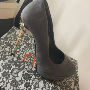 Klacksko  - Inköpta från Nelly, aldrig använda.