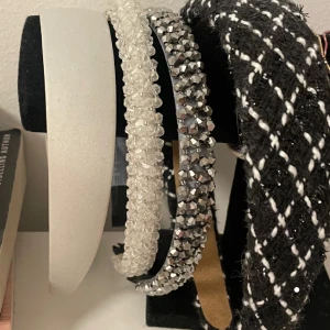 Diadem - 50kr styck förutom den svartvita som kostar 100kr! ❤️