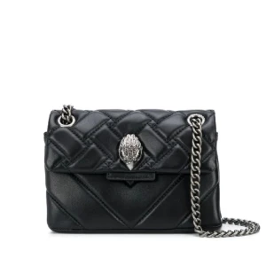 Kurt geiger bag! - Jag säljer min fina Kurt Geiger väska som är i toppen skick! Har haft den ganska länge men den är inte använd mycket. Nypris är ca 2000kr