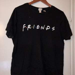 Friends tröja, aldrig använd, storlek M, 35kr Tröja ”no time for fuckboys”, storlek M, aldrig använd, 35kr