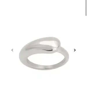 Jätte fin Edblad ring i silver!💕nästan oanvänd💕kan tänka mig att byta till guld💕