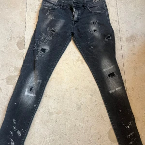 herr Dsquared jeans  - Säljer dessa herr dsq jeans, de är i storlek 46, och i bra skick!💓  