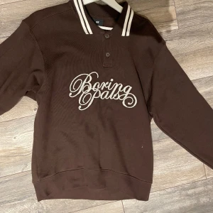 Hm tröja - Säljer min hm tröja, aldrig använd 10/10 Snygg och fräsch men inte riktigt min stil