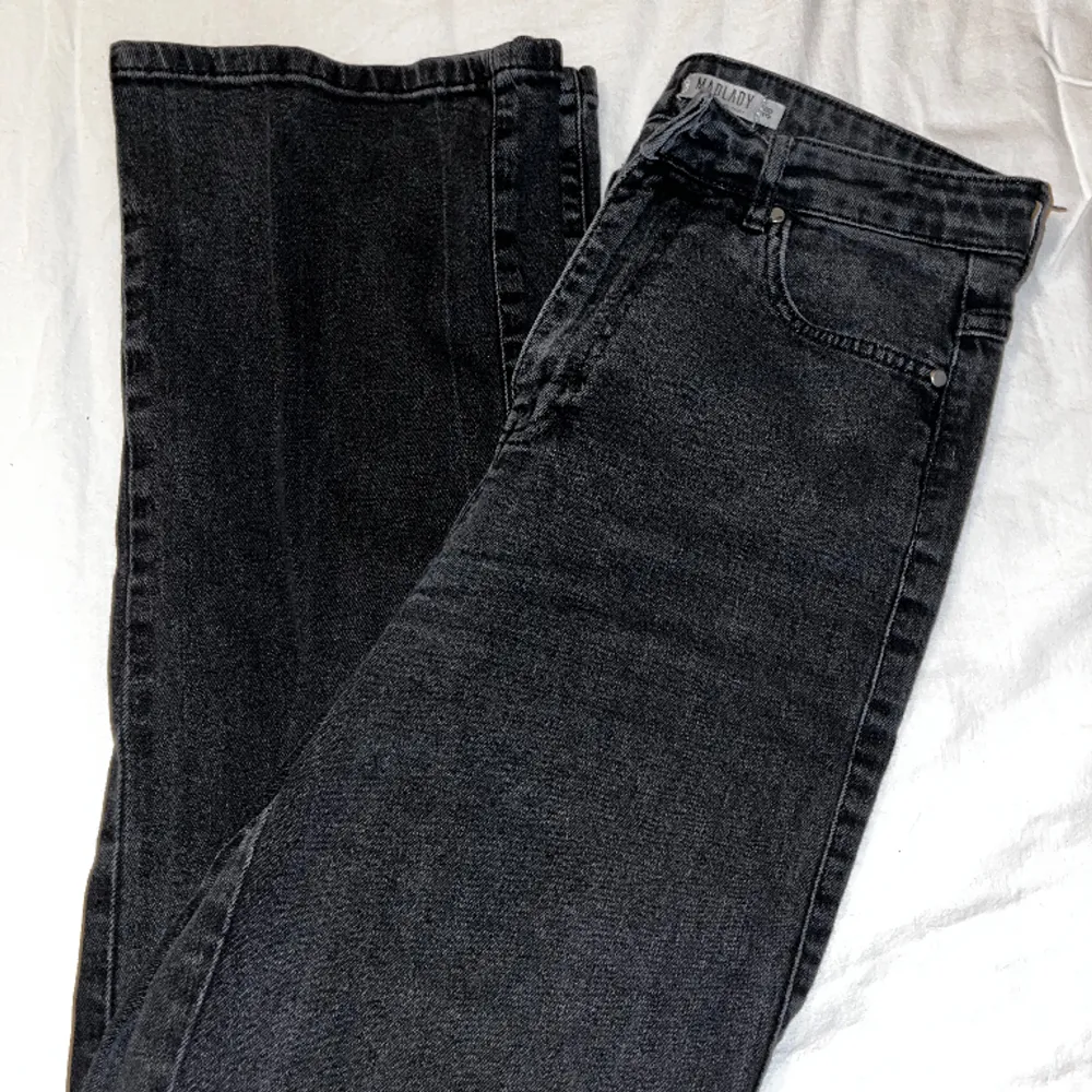 Säljer dessa jeans ifrån madlady. Jeans & Byxor.