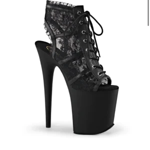 Pleaser - Super snygga pole klackar, använda 1 gång. Köpta från iampole, storlek 36