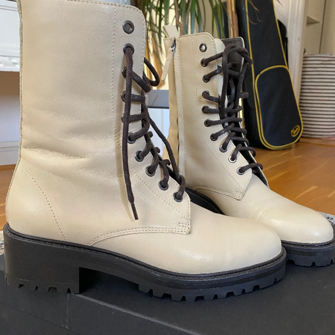 Boots i läder/ skinn, Massimo Dutti