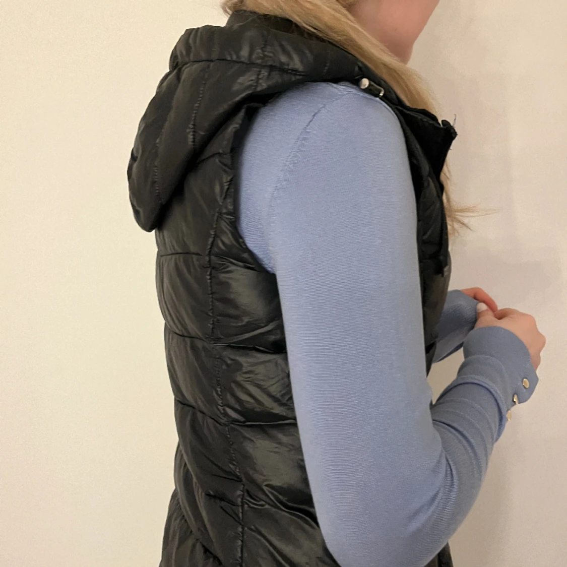 Svart dunväst - 90