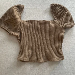Topp  - Topp från hm strl small. 25kr