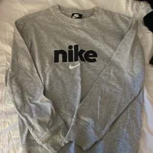 Nike sweatshirt  - Nike sweatshirt i xs aldrig använd 