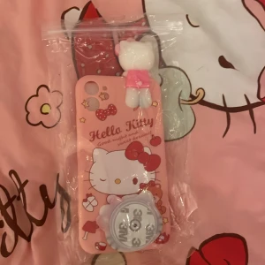 hello kitty mobilskal  - passar iphone 11 lägger upp då igen jag letar efter folk som är intresserade, helt nytt skick och allt ingår!! ursäkta jag valde fel storlek först 