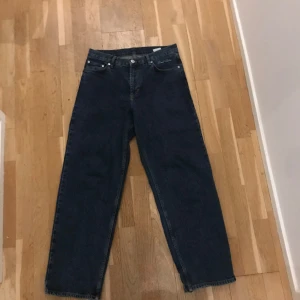 Sweet sktbs jeans  - Seljer ett par sweet sktbs jeans som är i bra skick  Seljer dem för att de har blivit för små för mig Köparen betalar frakt 🚚 