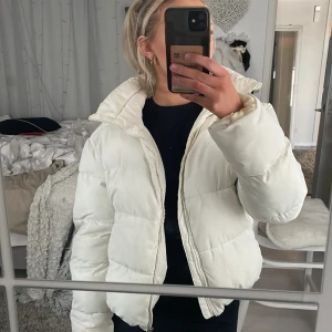 Vit jacka  - Fin men använder ej