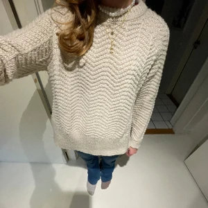 Stickad tröja - Jättefin stickad tröja från hm. Fråga vad som helst. Pris kan diskuteras💕💕💕