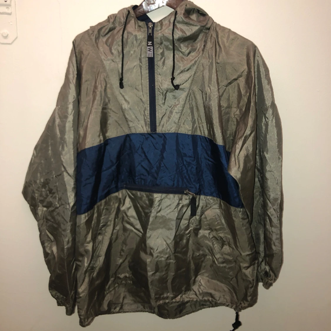 windbreaker  - 90