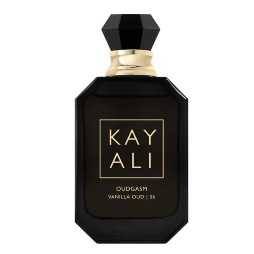 Kayali parfym i doften Vanilla Oudgasm. 50ml, helt full endast testad 1 gång. Säljer då den inte föll mig i smaken! Nypris 1500kr på Sephora. . Parfym.