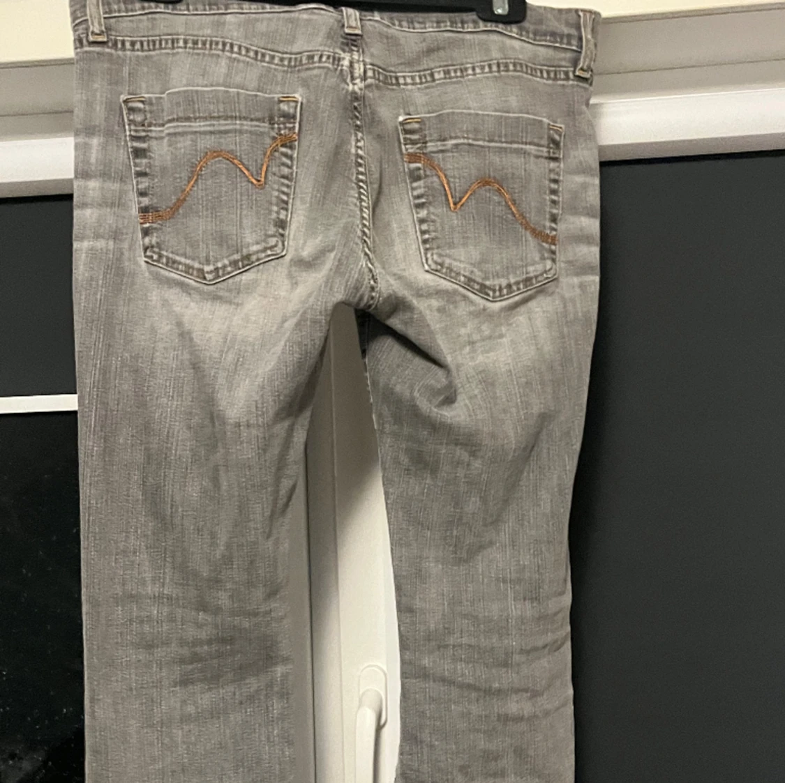 Supersnygga lågmidjade gråa jeans - 90