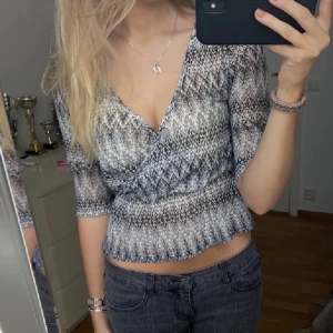Tröja - Superfin till sommaren!💘bilderna är lånade då den tyvärr va för liten