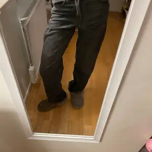 Ass snygga baggy jeans från zara, aldrig andvända💕 