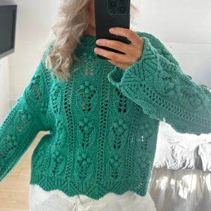 Grön stickad tröja - Superfin grön stickad tröja Använd några gånger  Storlek s 