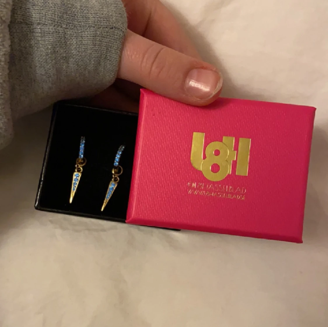 L8h örhängen Guld🩵 - 90