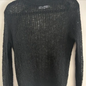 Stickad topp - Skit snygg tunn stickad topp, perfekt till sommaren eller på fest😍😍