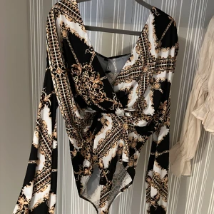 Body blus  - Från nelly