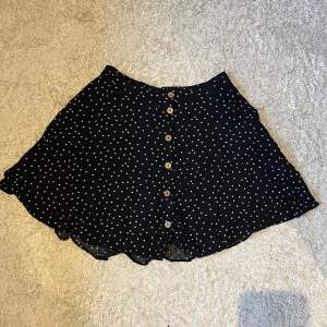 Söt kjol från New look i Strl 34