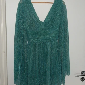 Superfin klänning🫶🏻 - Säljer denna superfina klänningen❤️skriv vid intresse.