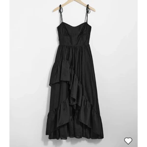 Klänning - Finaste klänningen från & other stories. Använd 1 gång, ordpris 1500kr