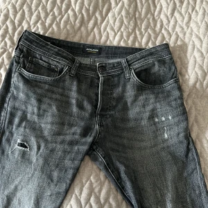 Jeans  - Jack and Jones jeans!! Bra skick och storlek 31 