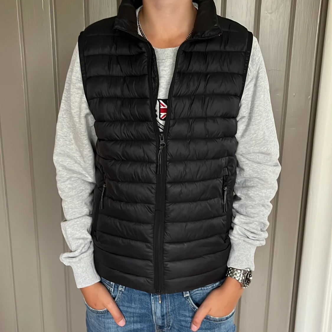 Svart dunväst från McKinley