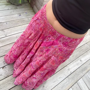 Mönstrad långkjol - Kjol i såå fin färg. Jag är 169cm💗