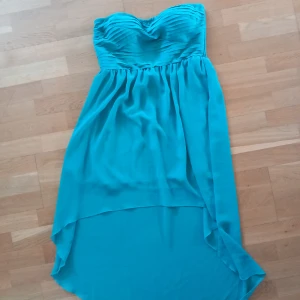 Festklänning  - Klänning utan ärmar, turkos