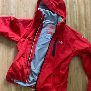 Skön seglarjacka  - Knappt använd. 