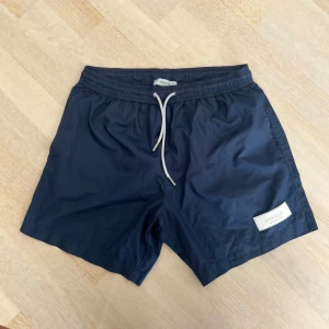 Dondup badbyxor - Säljer dessa as fräcka dondup badbyxor! Storlek: M! De är köpta på United Fashion! Nypris: 2100kr