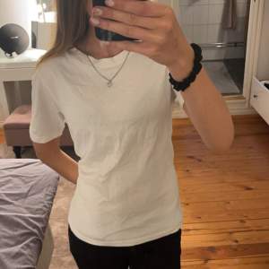 Jättefin t-shirt från Carin Wester💐Nypris 299 kr