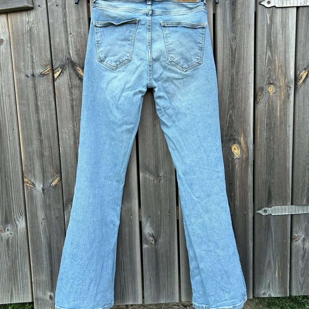 Storlek: S Skick: Använda men fortfarande väldigt fina Stil: Stockholmsstil Frakt: 39kr. Jeans & Byxor.