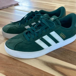 Adidas skor - Säljer mina adidas gazelles i storlek 40.  Pris kan diskuteras 